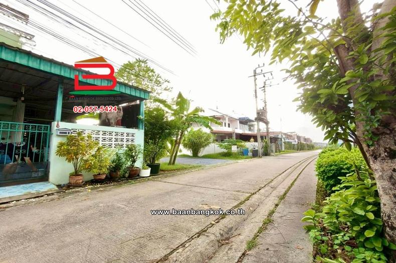 ที่ดินเปล่า เนื้อที่ 87 ตร.ว. ซอยเพชรเกษม 79 แยก 3, ใกล้สำนักงานเขตหนองแขม ถนนเพชรเกษม แขวงหนองค้างพลู เขตหนองแขม