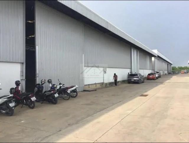 โกดังให้เช่า พื้นที่โกดังประมาณ 960 ตร.ม.ทำเลดี ถนนพัฒนาชนบท 3 ลาดกระบัง ร่มเกล้าตัดใหม่ มอเตอร์เวย์ ใกล้สุวรรณภูมิ พร้อมใช้งาน  4