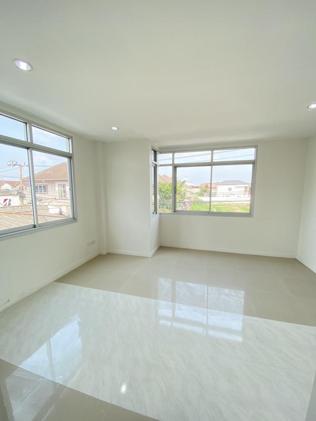 ขาย :ทาวน์เฮาส์ 3 ชั้น, เนื้อที่ 26 ตรว. ซอยรามอินทรา 39 ( ถนนสุขาภิบาล 5 ซอย 5 ) 9