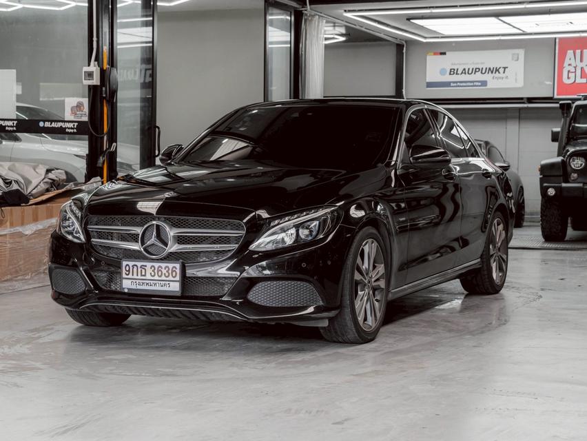 รหัสรถ 67GG3636 BENZ C350e  AVANTGARDE ปี 2018