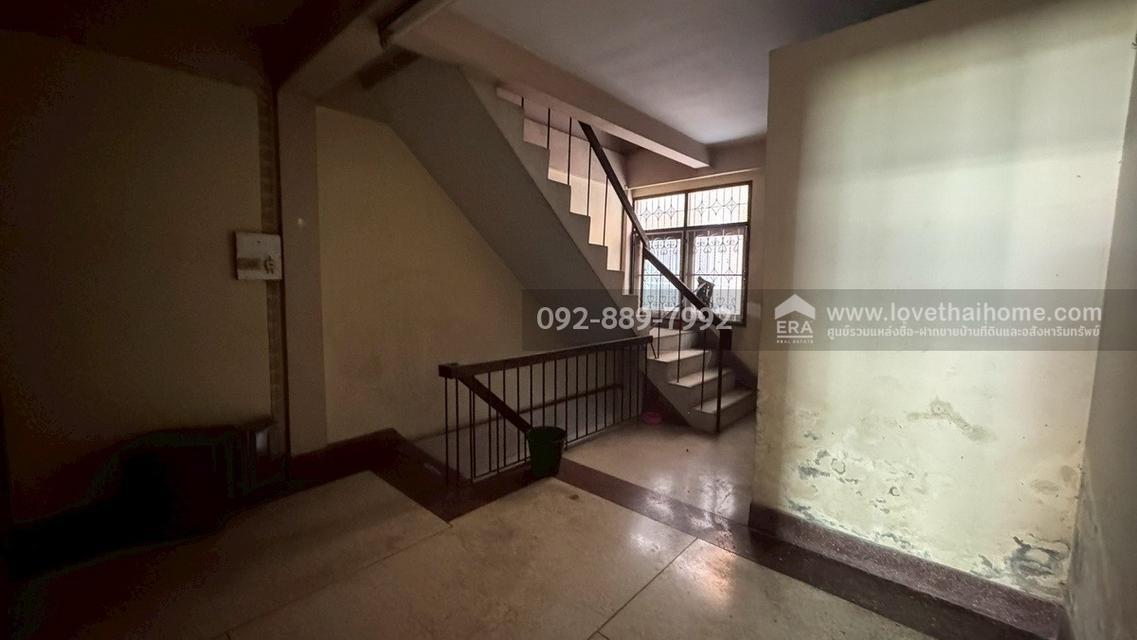 ขายตึกแถว 3.5 ชั้น ถนนนิคมรถไฟ อยู่ในตัวเมืองมหาชัย สมุทรสาคร พื้นที่ 15.4 ตรว. ใกล้แลนด์มาร์ค มหาชัย ราคาถูก ทำเลดี 7