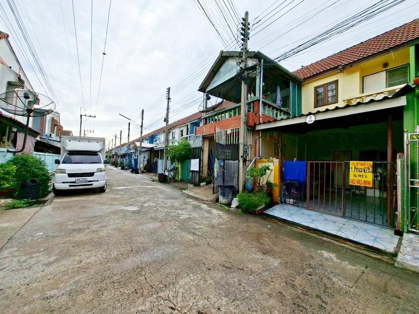 ขายบ้าน 2 ชั้น หมู่บ้านกฤษณา ติดกับโรงเรียนวิภารัตน์ 5