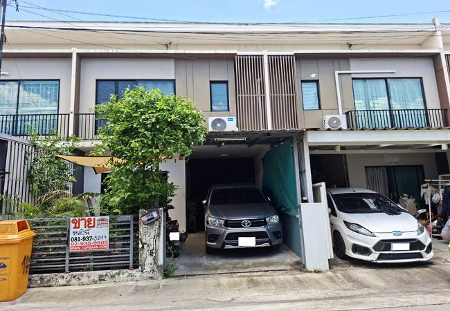 ขายทาวน์เฮ้าส์ หมู่บ้านเดอะคอนเนค สุวรรณภูมิ 3 เนื้อที่ 18.2 ตร.ว. 2 ชั้น 3 นอน 2 น้ำ 1