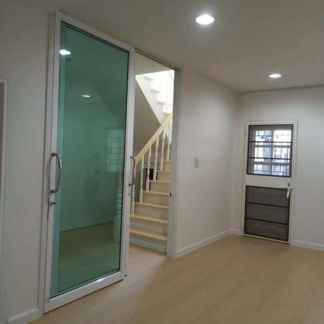 ขายทาวน์โฮม 3 ชั้น หมู่บ้าน 84 แมนชั่น ลาดพร้าว ประดิษฐ์มนูธรรม เลียบด่วนรามอินทรา 5
