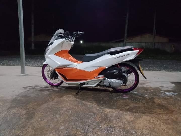 PCX​ขาวส้ม 3