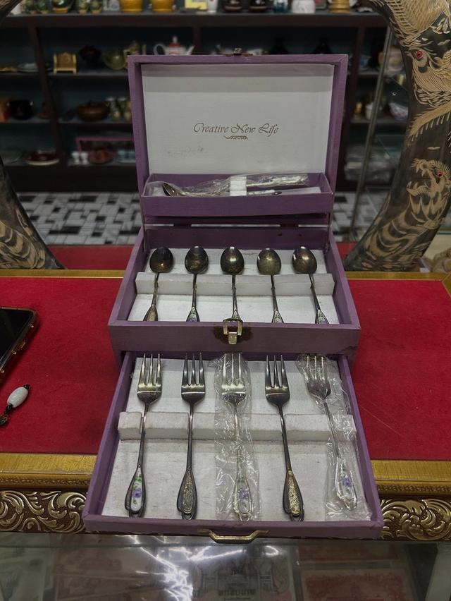 ชุดช้อนซ่อมเคลือบเงิน 12 ชิ้ยพร้อมกล่อง งาน silver plates