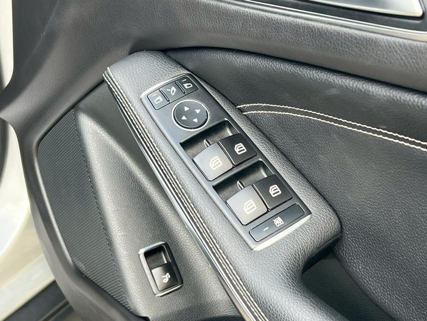 รหัสรถ NCT144 📌Mercedes Benz GLA200 1.6 Urban Facelift 2018 10