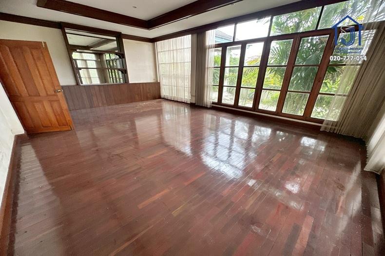 ขายบ้านเดี่ยว2 ชั้น หมู่บ้านเมืองเอก โครงการ4 ถนนเอกทักษิณ ซอยพหลโยธิน87 ติดอาร์เอสยู วิสต้า กอล์ฟคอร์ส 5