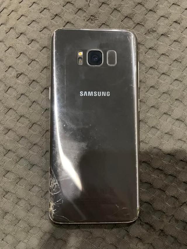 Samsung Galaxy S8 สภาพมีตำหนิ 2