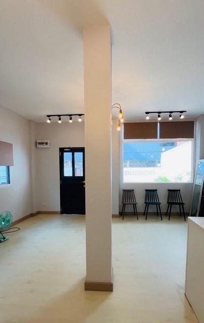 P592 ให้เช่าบ้านสร้างใหม่ ซอยสาทร 17 เจริญราษฎร์ 1 แยก 1 จอดจักรยานยนต์ได้(รถยนต์เข้าไม่ได้นะคะ) ใกล้ BTS สุรศักดิ์ เหมาะทำคาเฟ่ลับบบ บาร์ลับ ออฟฟิศ 3