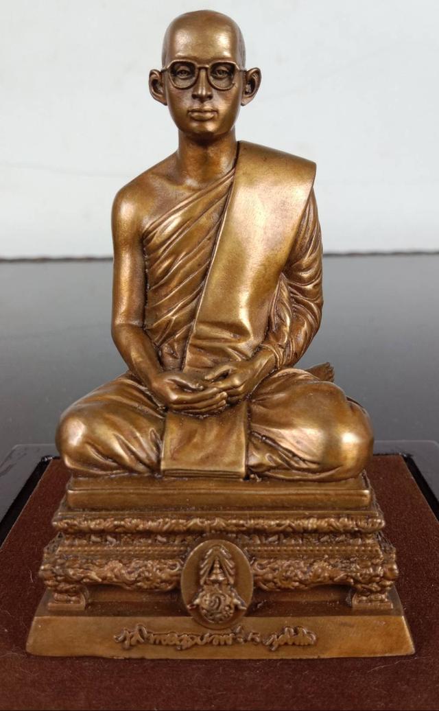 668.พระบรมรูปในหลวงทรงผนวช พลังแผ่นดิน ปี 2554 รูปย่อยที่ 4