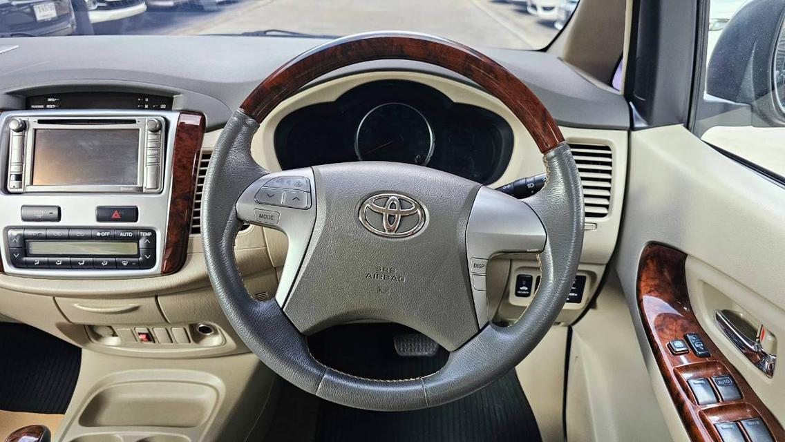 ขายรถ Toyota innova 2.0V ปี 2013 สีดำ เกียร์ออโต้ รูปที่ 9