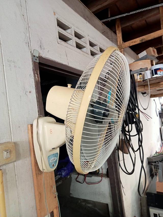 พัดลมมือสอง ยี่ห้อ อิมเมอร์เฟคส์  16 นิ้ว แบบติดตผนัง