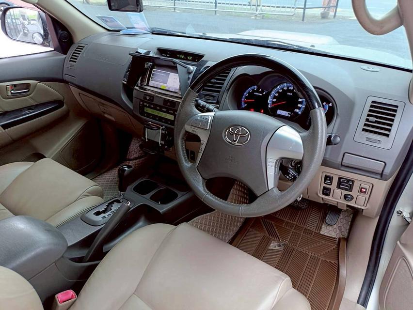 Toyota Fortuner 3.0V ปี13 12