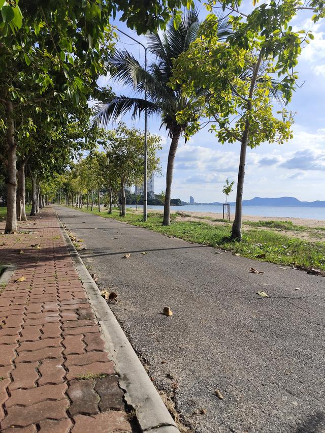 Sale  condo this 6th floor  53.68 sqm. of living space. It features   2 bedrooms, 2 bathrooms near Sea  3