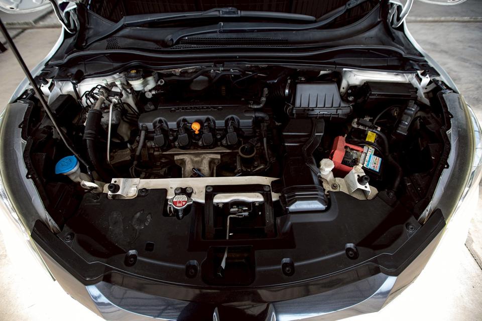 Honda Hrv 1.8 EL สีขาว ปี 2016 10