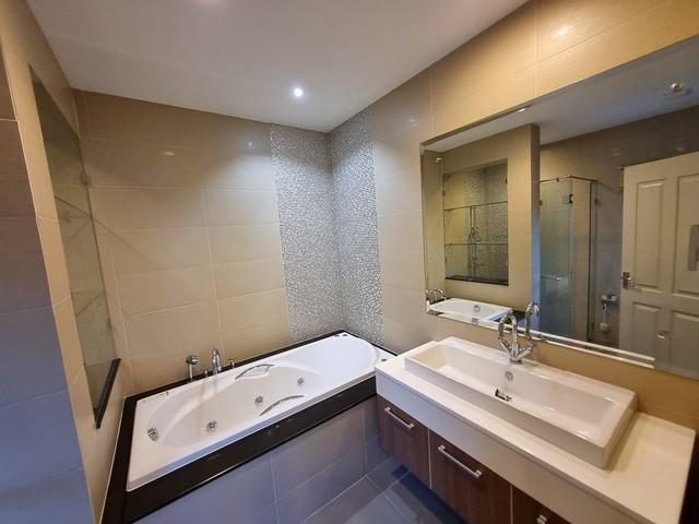 ให้เช่าบ้านเดี่ยว 4 ห้องนอน Grand Bangkok Boulevard สาทร–กัลปพฤกษ์ บ้านใหม่ ตกแต่งใหม่ทั้งหลัง เฟอร์นิเจอร์ใหม่ทั้งหมด • พื้นที่ใช้สอยประมาณ 400 ตร.ม. 7