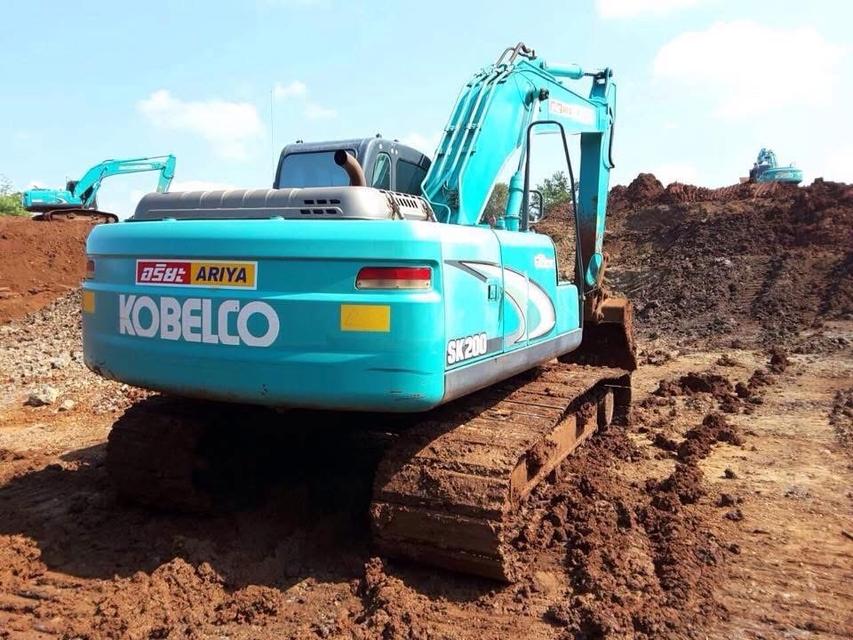 รถแม็คโคร Kobelco sk200 Yn11 มือสอง