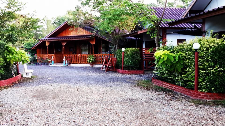 ขายรีสอร์ทพร้อมบ้านพักไม้สักแท้ 5