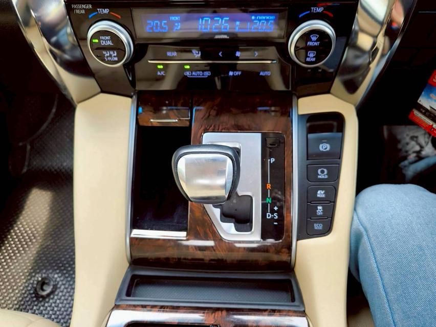 รหัสรถ KPV8989 2020 ALPHARD HYBRID X E-FOUR สีขาวแปลงเป็น LEXUS 350 ครบชุด 10