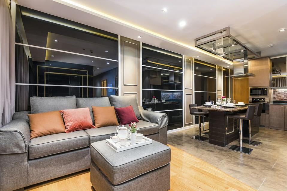 ให้เช่า คอนโด ทางพิเศษเฉลิมมหานคร ด่านเพชรบุรี : 650 ม.  Circle Condominium 72 ตรม 5