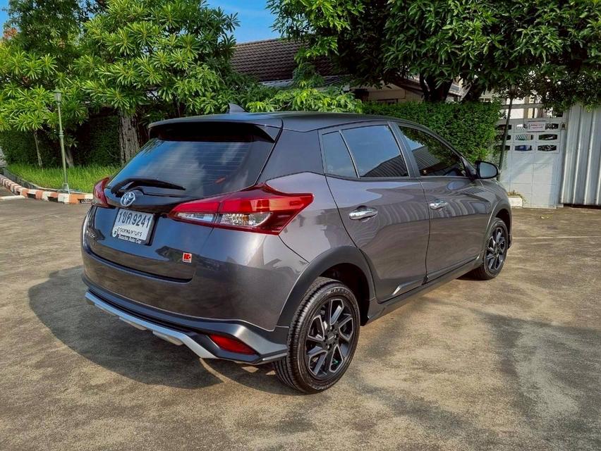 Toyota Yaris 1.2 High Cross ปี 2020   6