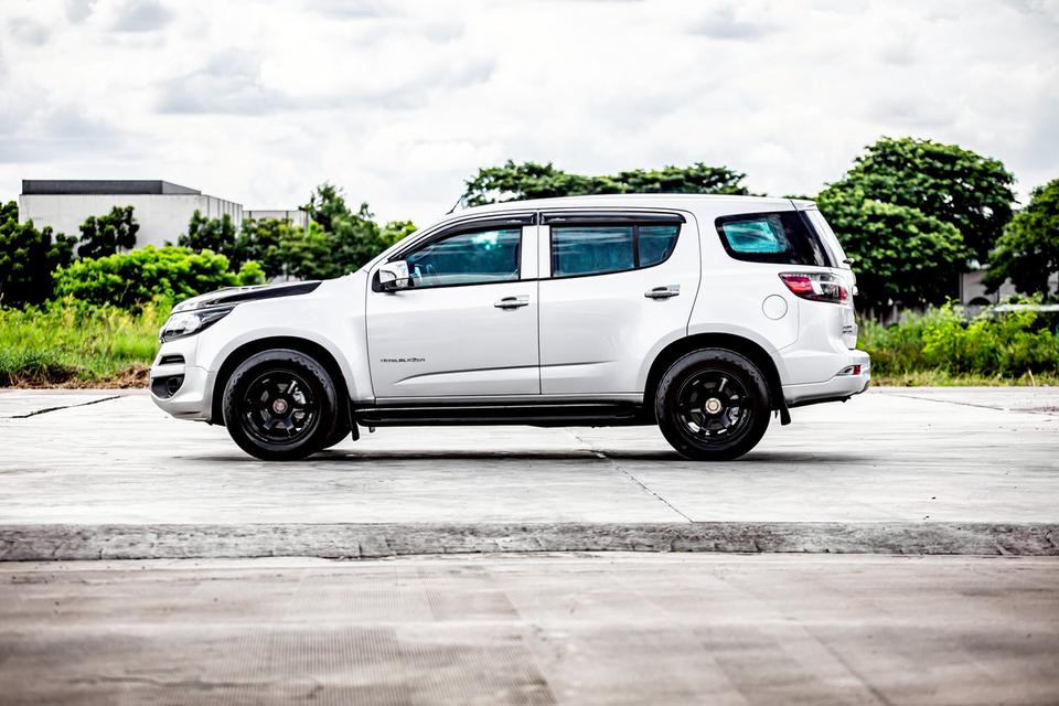CHEVROLET TRAILBLAZER 2.5 LT ดีเซล เกียร์ธรรมดา ปี 2013 สีเทา รถครอบครัว 7 ที่นั่ง สภาพดี  10