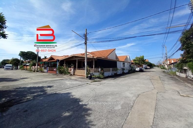 บ้านเดี่ยว 1 ชั้น หมู่บ้าน นันทวัน 10 เนื้อที่ 34.9 ตรว. (ซอยเลียบวารี 37) ถนนเลียบวารี แขวงโคกแฝด เขตหนองจอก กรุงเทพฯ