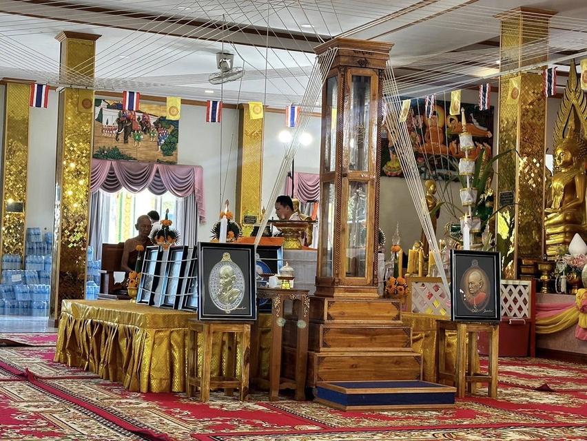 135. เหรียญหลวงปู่บุญมา รุ่น รวยเหนือดวง 67 ลงยาจีวร เลี่ยมกรอบกันน้ำ 9