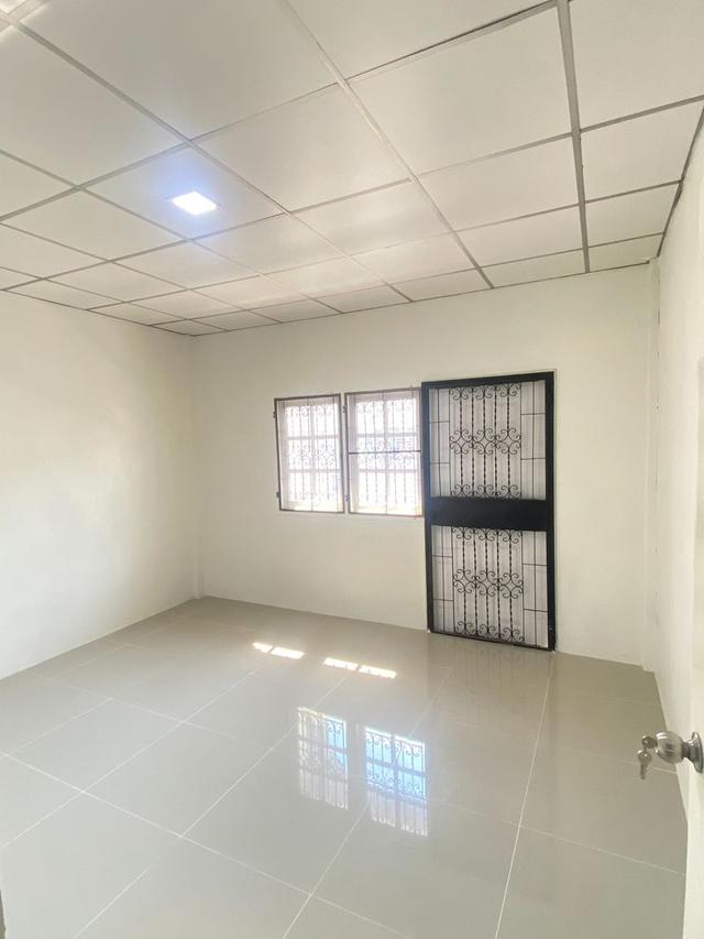 ขาย :ทาวน์เฮาส์ 2 ชั้น, เนื้อที่ 16 ตรว. หมู่บ้านเลิศอุบล วัชรพล ถนนร่วมมิตรพัฒนา แขวงท่าแร้ง เขตบางเขน จังหวัดกรุงเทพมหานคร ( 8