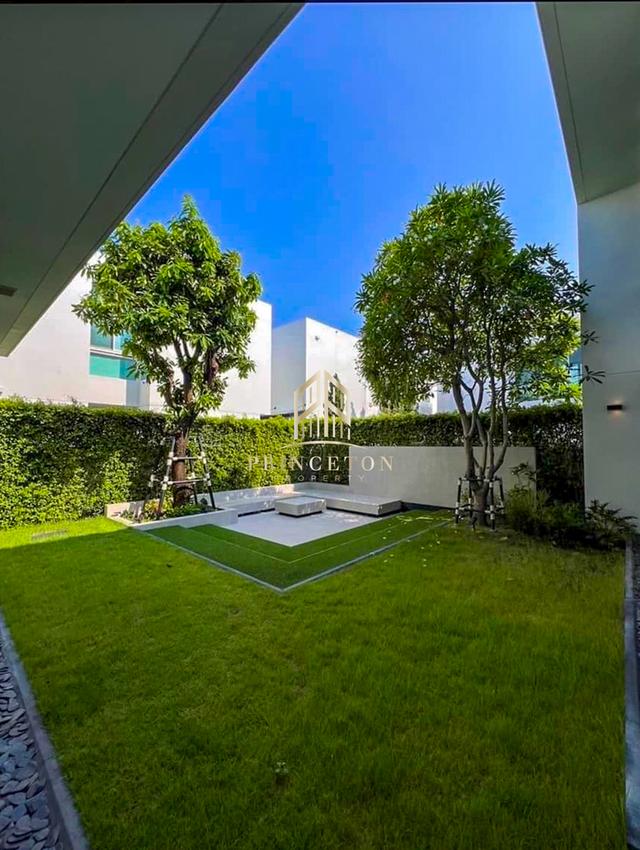 Luxury House For Sale VIVE Bangna in Modern Minimal Style 17