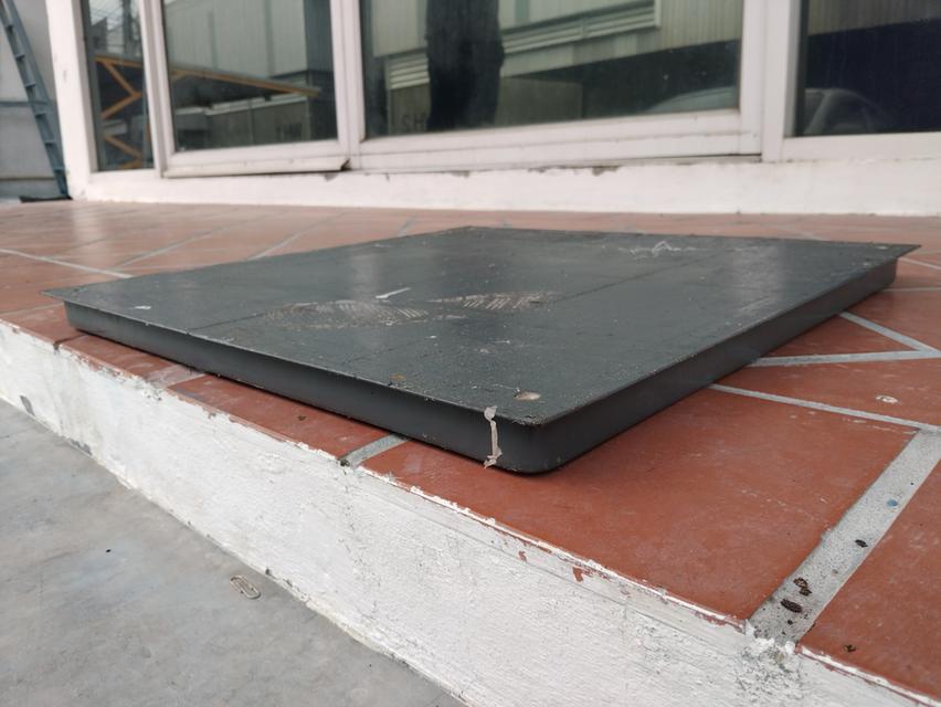 แผ่นพื้นยกสำเร็จรูป Raised floor โครงผิวด้านนอกเป็นเหล็ก ขนาด60*60 ซม. หนาประมาณ33 มม. น้ำหนักโดยประมาณ10 กก. ต่อ1แผ่น แข็งแรงทนทาน