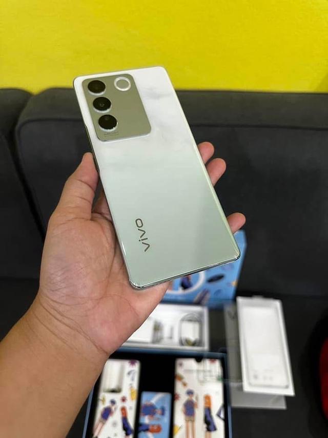 ขาย Vivo V27 สีเขียว