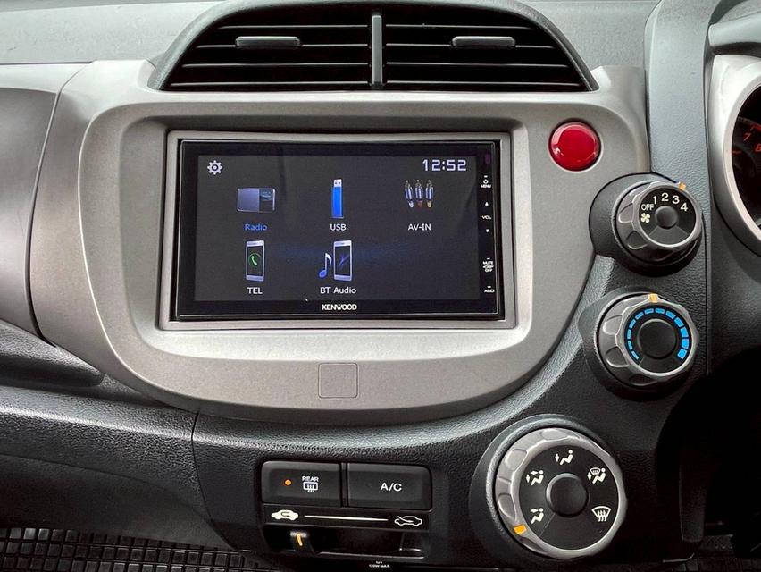 HONDA JAZZ 1.5 V (MNC) โฉมGE ปี 2014  17