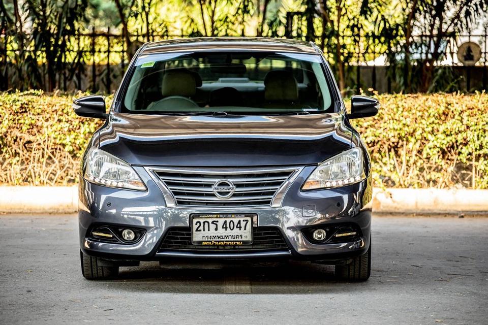 Nissan Sylphy 1.8 V ปี 2013 เกียร์ออโต้ สีเทา มือเดียวป้ายแดง 2