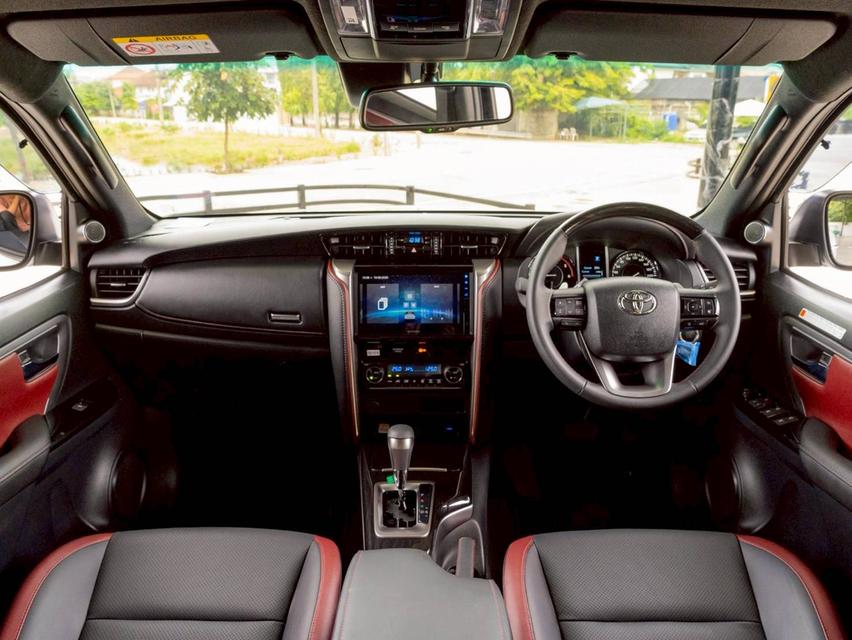 ไมล์แท้ 768 km.TOYOTA FORTUNER 2.4 LEGENDER 2WD ปี 2025 12