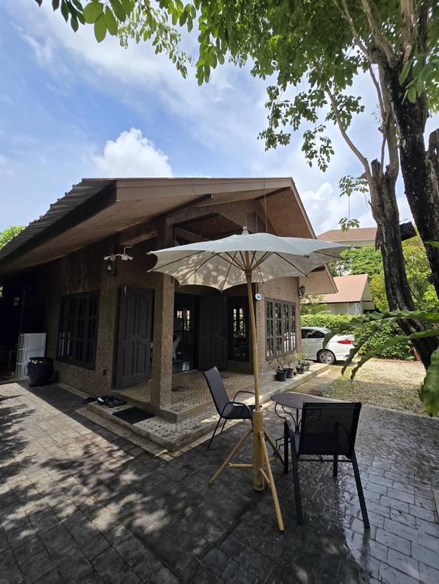 3 ห้องนอน 2 ห้องน้ำ - บ้านถนน สันโค้งหลวง ซอย 6, รอบเวียง, หมู่ที่ 4, เชียงราย 57000, ประเทศไทย📣 ขายบ้านเดี่ยวพร้อมอยู่ ใจกลางเมืองเชียงราย!📍  3