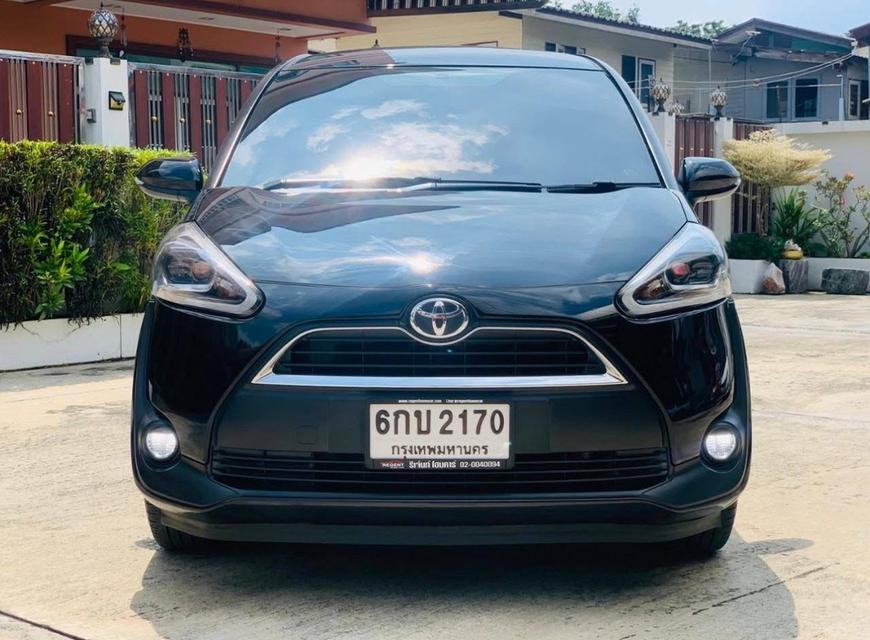 ขายด่วน Toyota Sienta สีดำ มือ 2