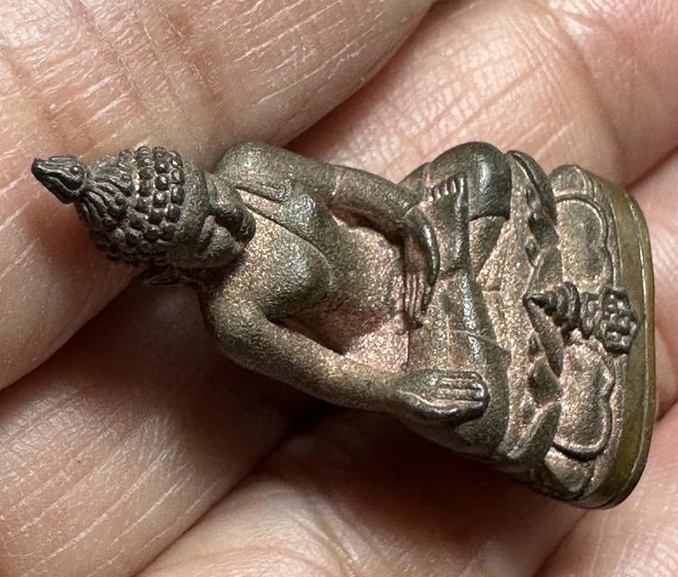 พระกริ่งไพรีพินาศ ญสส. พระสังฆราช สกลมหาสังฆปริณายก วัดบวรนิเวศวิหาร รุ่นกาญจนาภิเษก ครองราชย์ 50 ปี หมายเลข๘๐๔