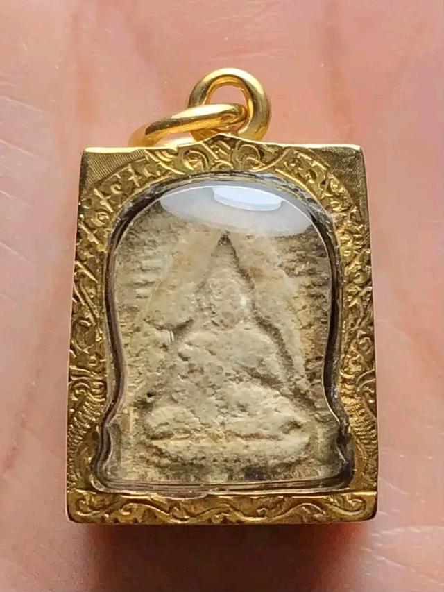 พระเลี่ยมทอง