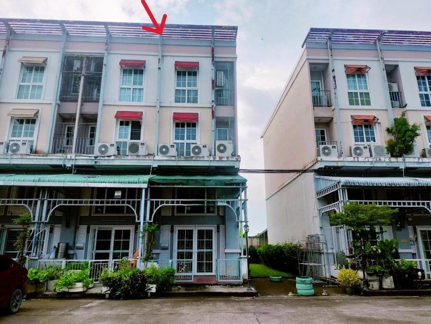 📢ให้เช่า 🏢ทาวน์โฮม /โฮมออฟฟิตห้องมุม 3.5 ชั้น ติด ABAC บางนา  โครงการเมทโทรบิซทาวน์ บรรยากาศสไตล์ยุโรป