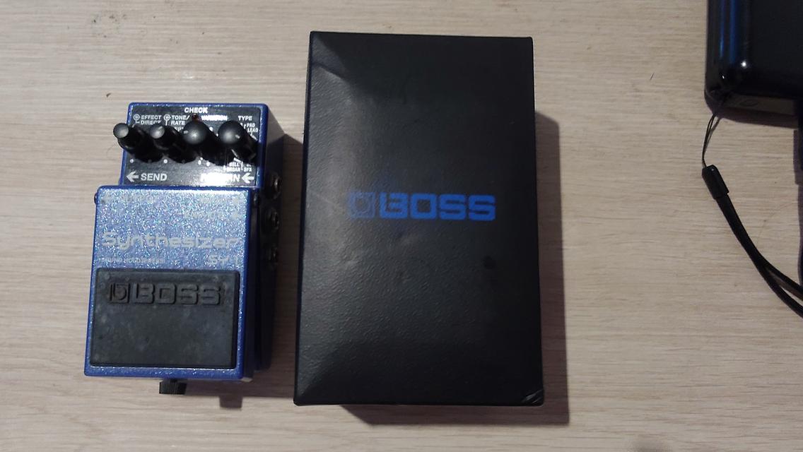 ขายเอฟเฟคกีต้าร์ Boss SY-1 Synthesizer