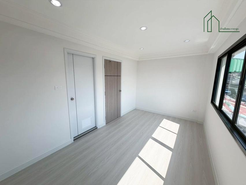 ทาวน์โฮม 3 ชั้น เล่นระดับ ซอยนาคนิวาส37 โชคชัย 9