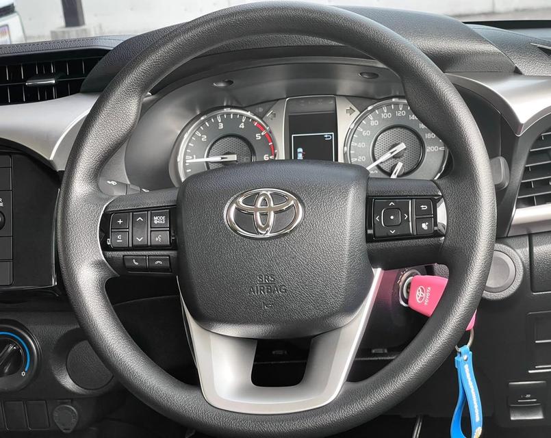 TOYOTA HILUX REVO 2.4 ENTRY 2021  8