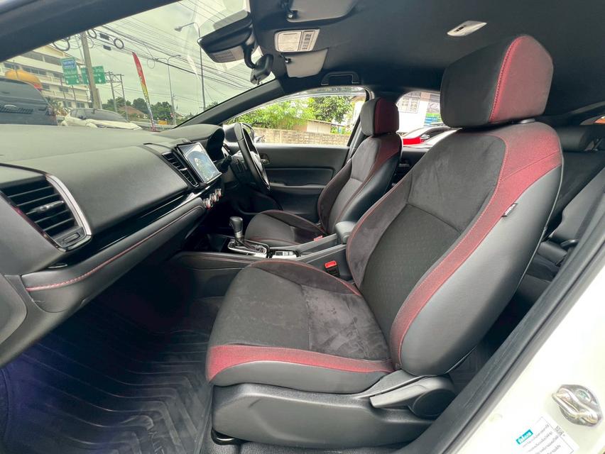 ปี 2023 Honda City 1.5 e:HEV RS Hatchback  16