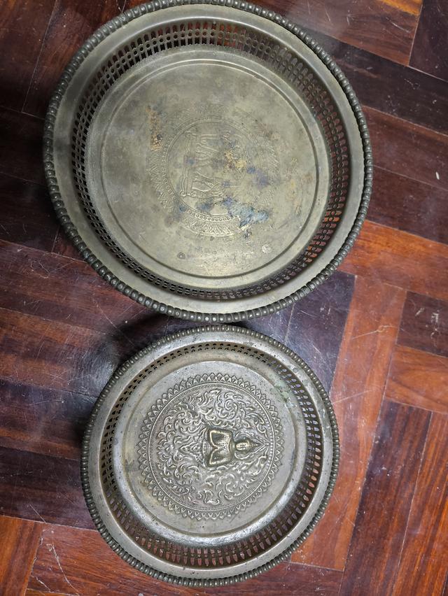 พานทองเหลืองเก่า 2 ใบ