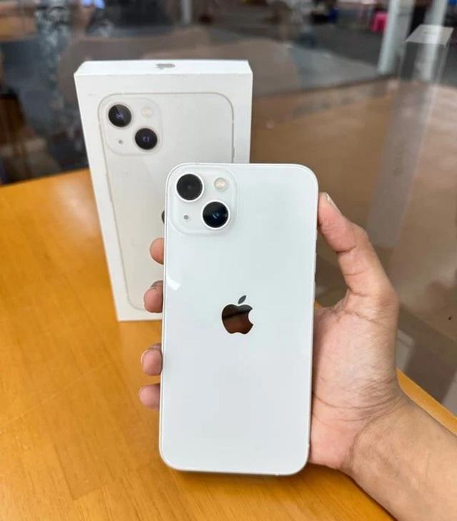 ขาย iPhone 13 สีขาว 1