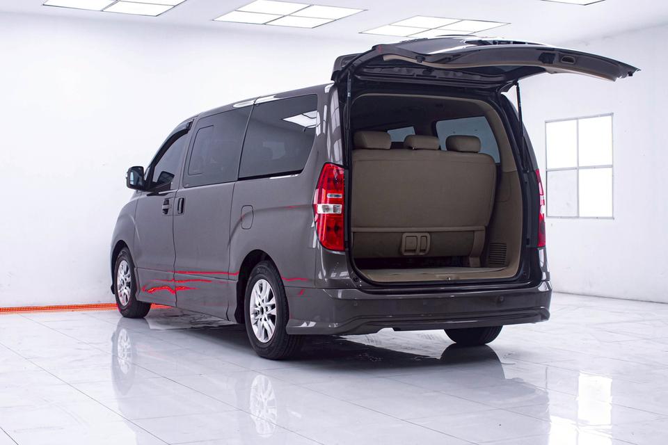 HYUNDAI H1 2.5 ELITE 2016  15