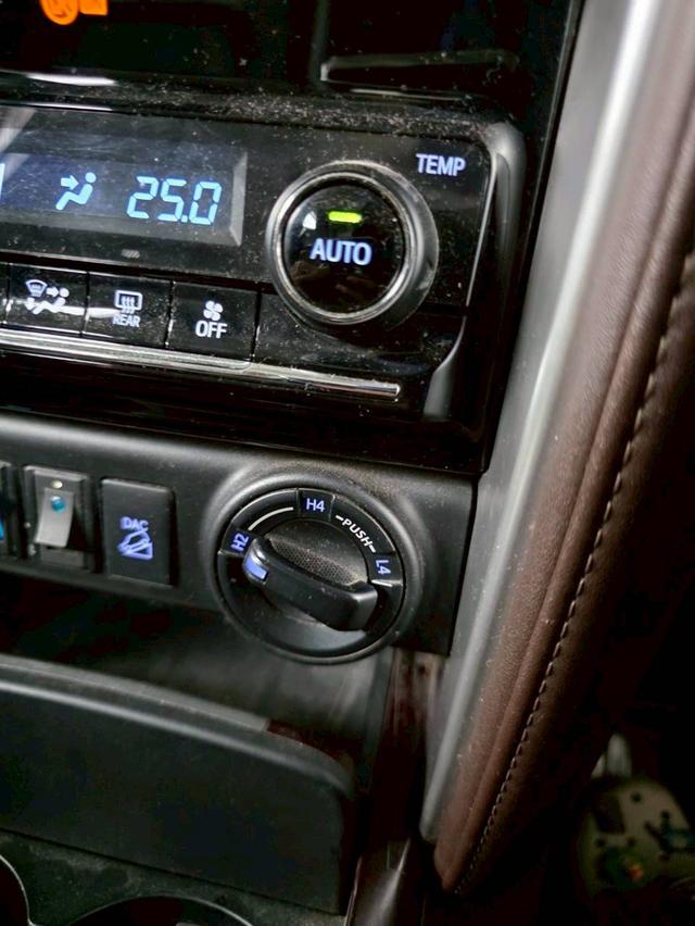 ขาย Toyota fortuner 2.4V 4wd ปี18 9
