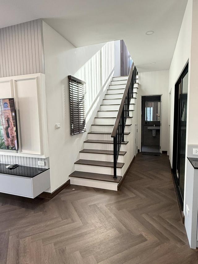 หมู่บ้าน บริทาเนีย บางนาศรีวารี  ซอยวัดศรีวารีน้อย บ้านใหม่อยู่ยังไม่ถึงปี บ้านตกแต่งพร้อมอยู่ 14